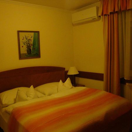 Fortuna Villa Heviz Phòng bức ảnh